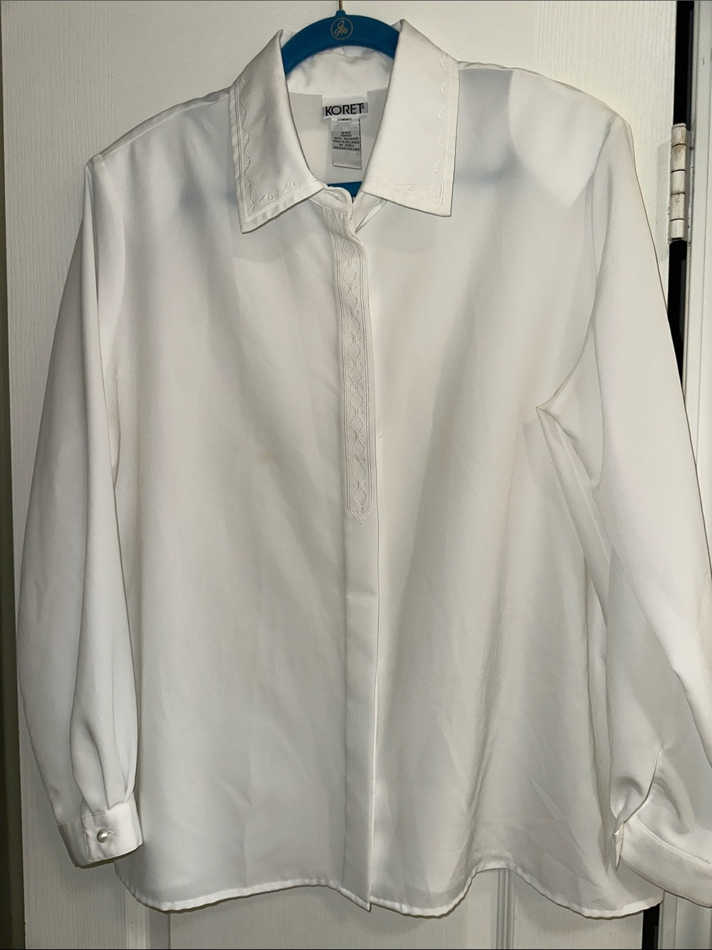 Koret White Long-Sleeve Dress Shirt with Embroidered Placket